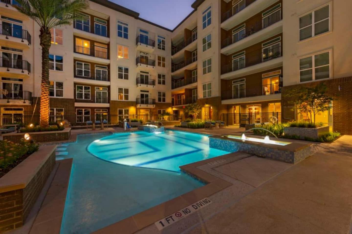 Downtown Apt Free Parking - Pool - Gym - Fully Kitchen Houston Exterior photo